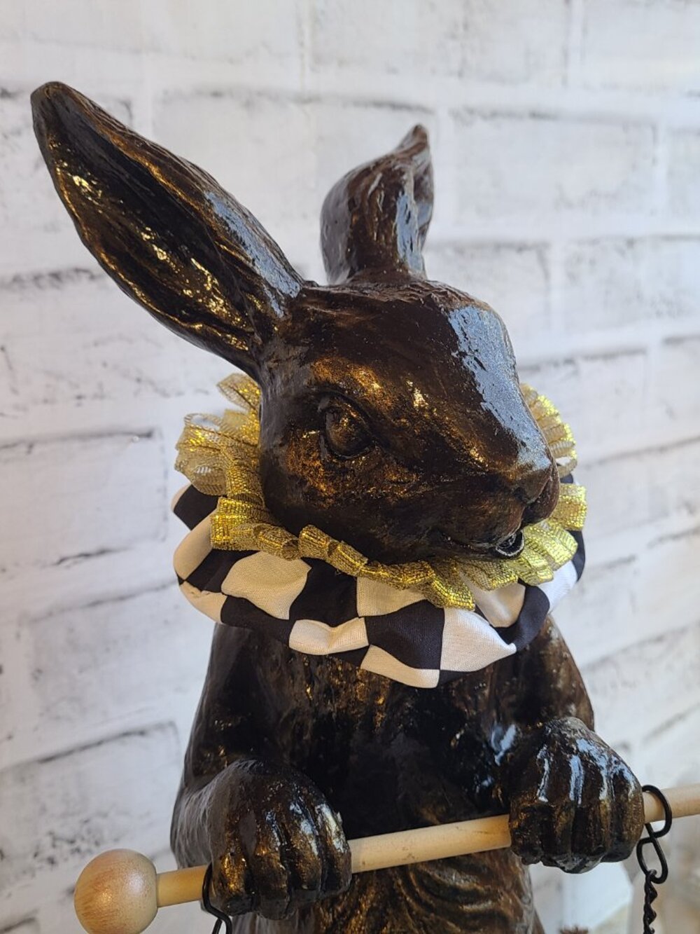 Checked Welcome Sign Anthropomorphic Rabbit Statue Checked Whimsy Decor - Picture 9 of 13